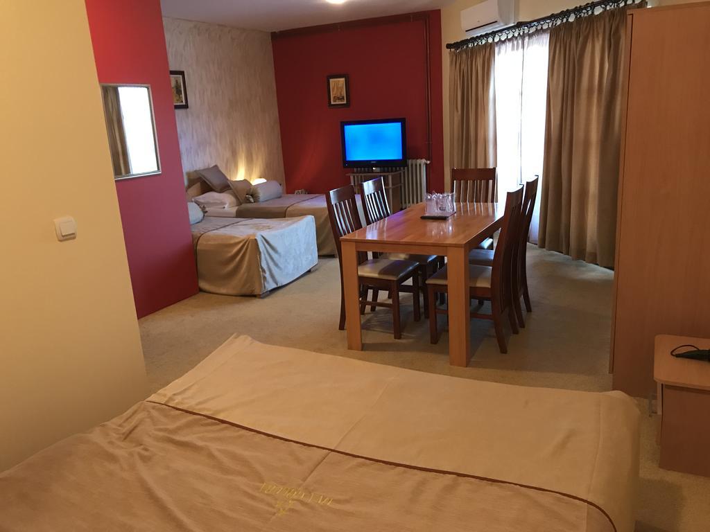 Dva Goluba Hotel